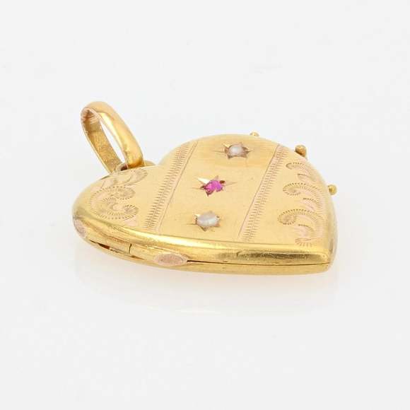 French 20th Century Ruby Natural Pearl 18 Karat Yellow Gold Heart Medallion - Picture 7 of 11